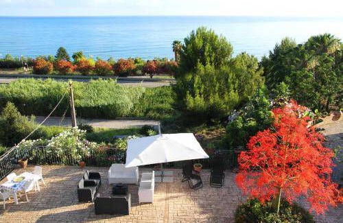 Caronia Villa | 70 m² Villa ∙ 2 bedrooms ∙ 5 guests