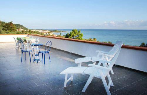 Caronia Villa | 70 m² Villa ∙ 2 bedrooms ∙ 5 guests