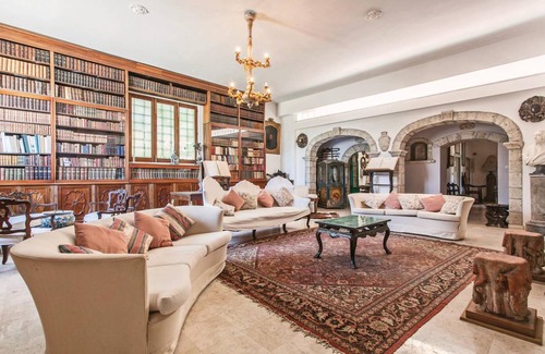 Venetico House | 700 m² House ∙ 9 bedrooms ∙ 16 guests
