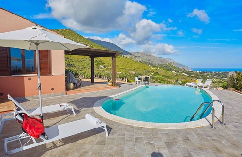 Scopello House | 80 m² House ∙ 2 bedrooms ∙ 4 guests