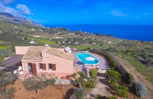 Scopello House | 80 m² House ∙ 2 bedrooms ∙ 4 guests