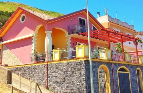 Capo Peloro House | 80 m² House ∙ 2 bedrooms ∙ 6 guests