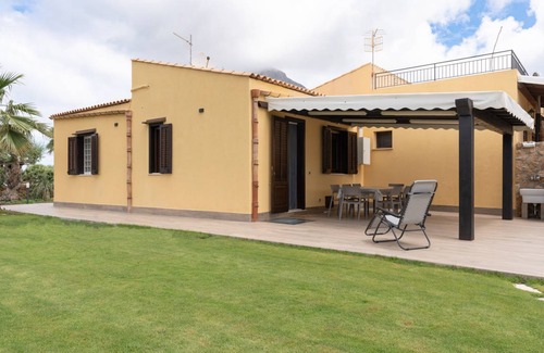 Custonaci Villa | 87 m² Villa ∙ 3 bedrooms ∙ 8 guests