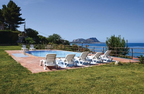 Torre Colonna-sperone House | 90 m² House ∙ 3 bedrooms ∙ 5 guests