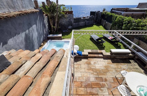 Santa Tecla Villa | 90 m² Villa ∙ 2 bedrooms ∙ 4 guests