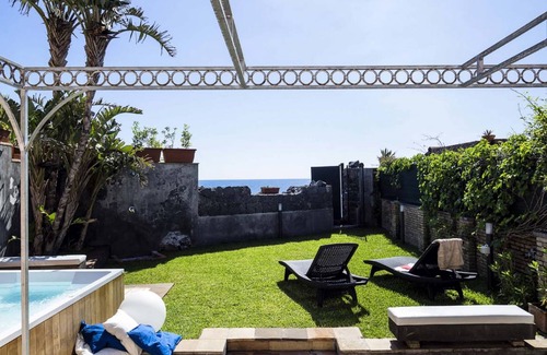 Santa Tecla Villa | 90 m² Villa ∙ 2 bedrooms ∙ 4 guests