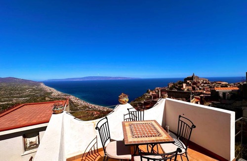 Forza d'Agro House | 98 m² House ∙ 2 bedrooms ∙ 6 guests