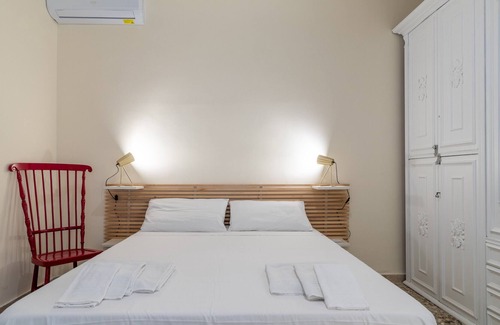 Sampieri Apartment | Apartment 'Carignano 94' with Private Terrace, Wi-Fi and Air Conditioning