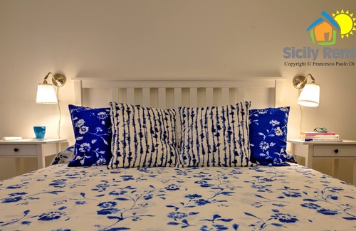 Isola delle Femmine Apartment | Apartment just steps from the beautiful beach of Isola delle females