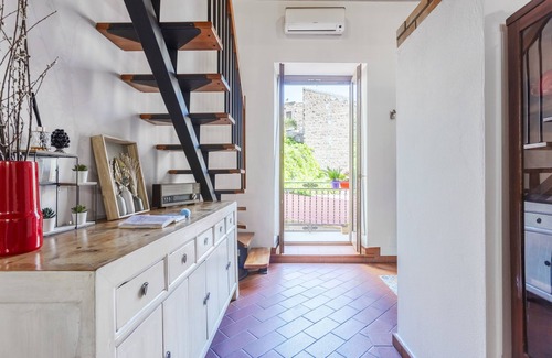 Kalsa Apartment | Apartment 'Mau House 44' with Private Terrace, Wi-Fi and Air Conditioning