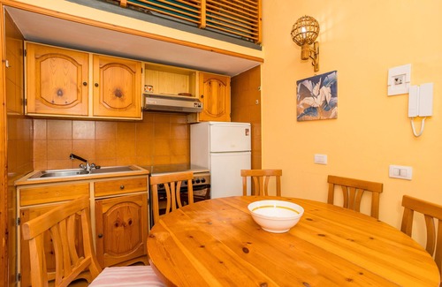 Recanati Apartment | Apartment 'Oleandri Beach Resort' with Sea View, Shared Pool and Air Conditioning