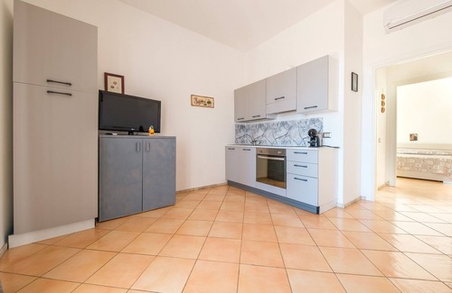 Lipari Historic Centre Apartment | Apartment 'Suite De Pasquale' with Sea View, Wi-Fi and Air Conditioning