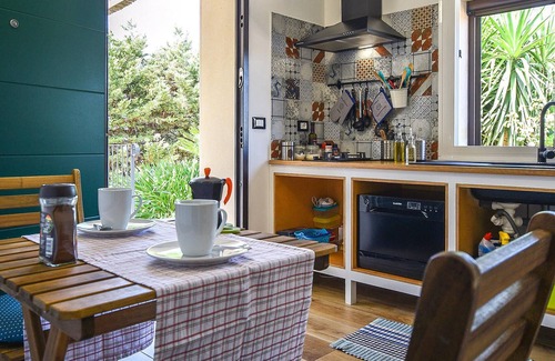 Ragusa House | Awaiting you is a cozy vacation apartment on a beautiful estate near Ragusa.
