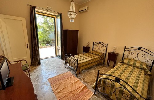 Acireale Bed & Breakfast | B&B La casa del Pavone