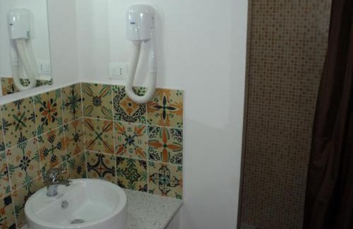 Santa Marina Salina Bed & Breakfast | B&B La Goletta di Salina