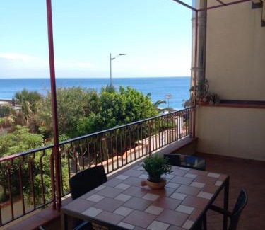 Santa Teresa di Riva Bed & Breakfast | B&B La Sirena