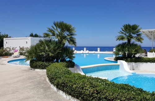 San Giorgio House | Beautiful one bedroom villa directly on the sea, pool, culture and relax ....