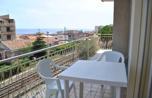 Santa Teresa di Riva Apartment | Casa Dani Spaziosa Casa vacanze al mare