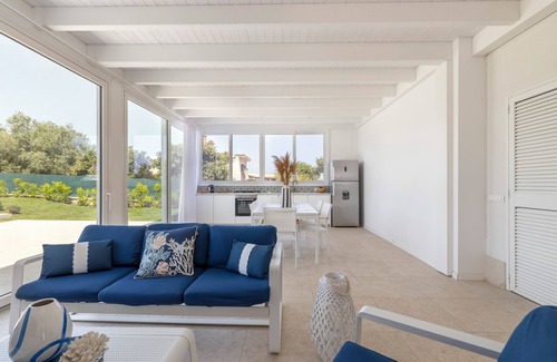 Brucoli Villa | Casa de MarVicina at the delightful seaside village of Brucoli, between Catania and Syracuse