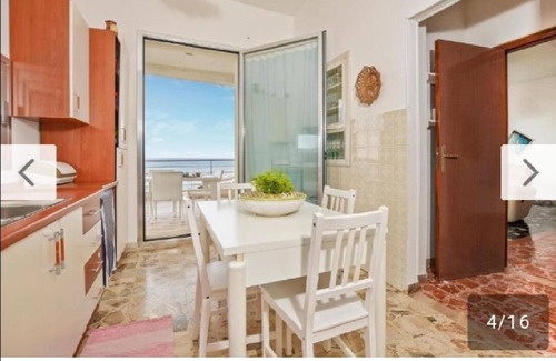 Cava dʼAliga House | Casa Elsa, the veranda overlooking the sea .