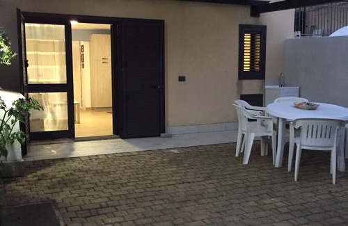 Noto Marina Apartment | Casamare . Enchanting three-room apartment nestled in the quiet of the beach of Noto
