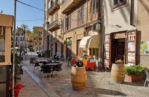 Castellammare Apartment | Casetta fiori di loto