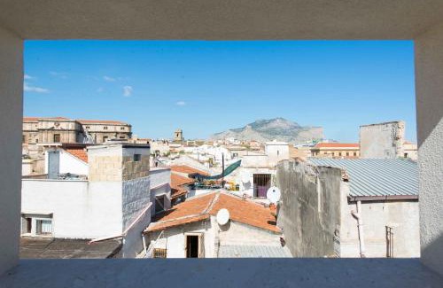 Castellammare Vucciria Apartment | Cassaro Apartment con Terrazza by Wonderful Italy
