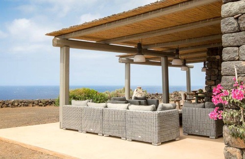 Pantelleria Villa | charming Dammuso included in the farm Dammusi Posidonia, with pool and sea view