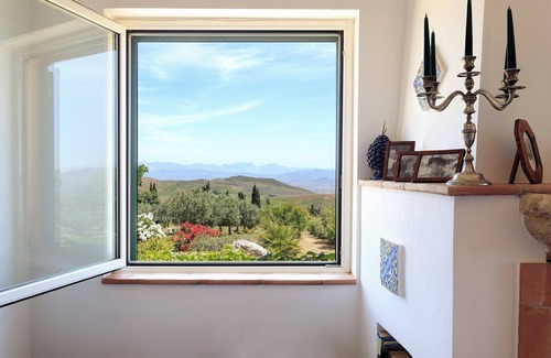Vita Villa | Chirchiaro - Four Bedroom Villa, Sleeps 8
