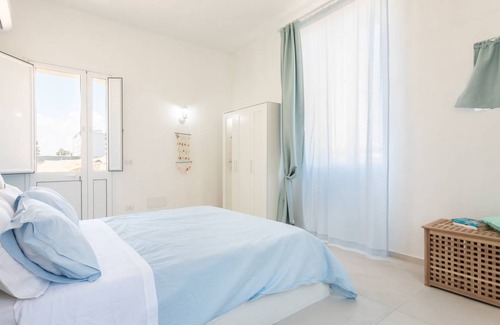 Santa Lucia Apartment | Darsena Sunset Apartment II by Wonderful Italy