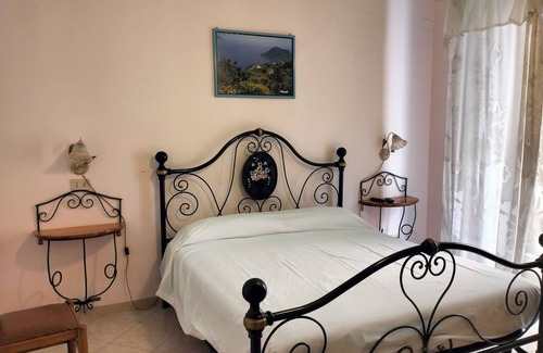 Lipari Historic Centre Apartment | Double room for single use