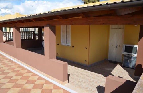 Noto Marina Villa | Falconara House