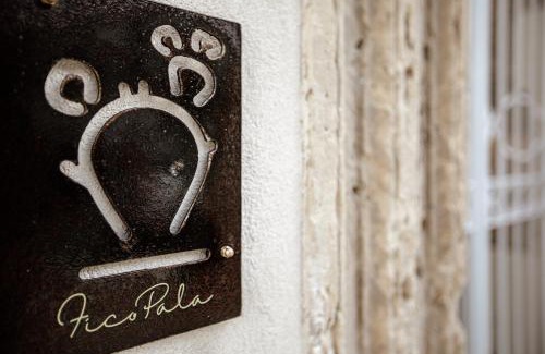 Santa Lucia House | FICOPALA SUITES