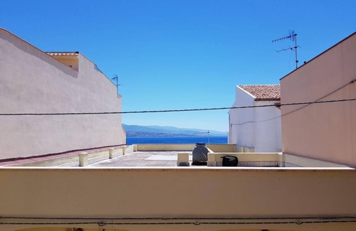 Capo Peloro House | Ganzirri: Apartment 50 meters from the sea