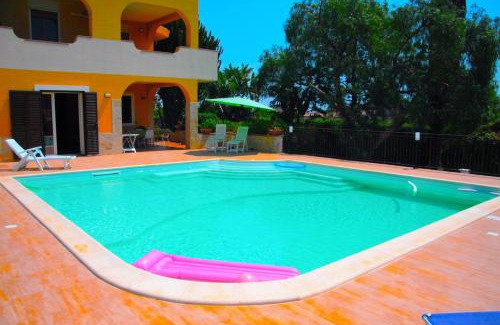 Fontane Bianche Villa | Happy Holiday Villa