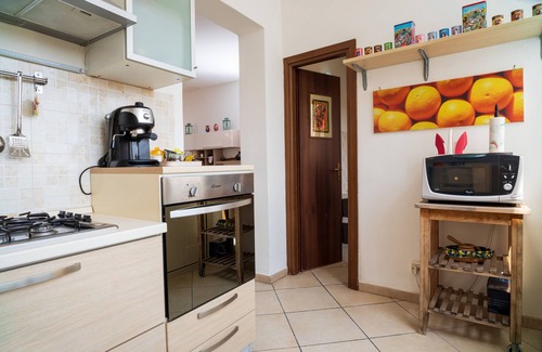 Monte Po-Nesima-San Leone-Rapisardi Apartment | Holiday Apartment "Casa Cairoli" with Balcony & A/C