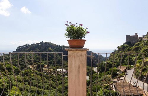 Savoca Apartment | Holiday Apartment 'Mansarda Grazia' with Sea View & Private Terraces