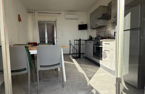 Forza d'Agro House | Holiday Home 'Casa Mark' with Sea View, Wi-Fi and Air Conditioning