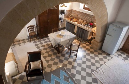 Buseto Palizzolo Apartment | Holiday Home in Siciliy with Pool