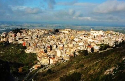 Chiaramonte Gulfi Apartment | Homerez - Beautiful appartement for 3 ppl. at Chiaramonte Gulfi