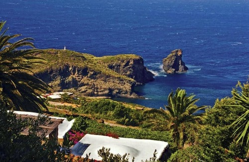 Tracino Apartment | Homerez - Studio in Pantelleria with sea view