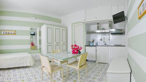 Lipari Historic Centre Apartment | Hotel Residence Mendolita