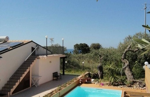 Cefalu Villa | House with private access to beach