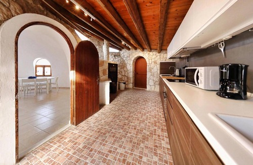 Syracuse House | Igloo Home Plemmirio with Sea Access & Pool
