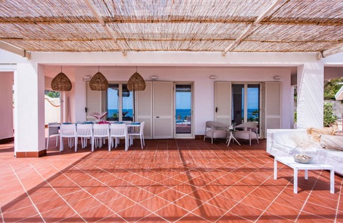 Costa Saracena-Castelluccio Villa | 242 m² Villa ∙ 6 bedrooms ∙ 14 guests