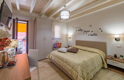 Sciacca Historic Centre Cabin | La Finestra sul Cortile - Deluxe Double Room with Balcony