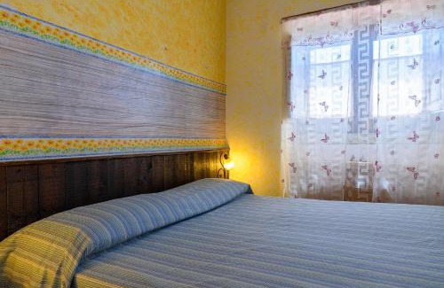 Puntalazzo House | La pietra antica O' munti