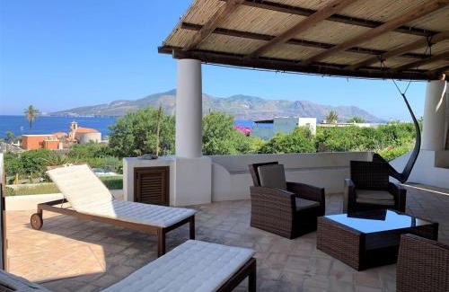 Lingua House | Le Terrazze di Salina, a 100 mt dalla spiaggia