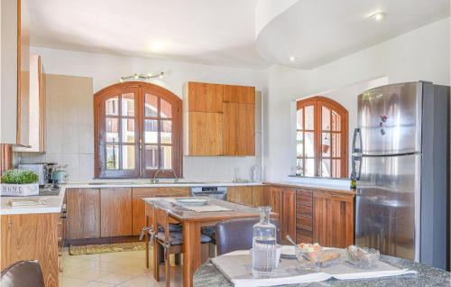 Aci Catena House | Lovely Home In Acicatena With Wifi