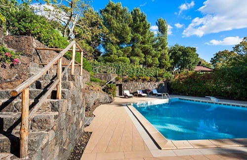 Ragalna Villa | Luxurious Villa in Ragalna with Private Pool